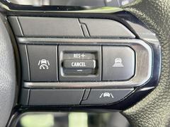 �ڥ����ץƥ��֥��롼������ȥ�����۹�®ƻϩ�Ǥ�Ĺ��Υ���Ԥ��ڤˡ�����ư��®�٤��ݤĥ��롼������ȥ����뤬�����ͷڸ������ƥ��Ϣ�Ȥ��������μ�ξ���Τ��Ƽִ֤��ݤĤ褦��®��Ĵ�ᤷ�Ƥ���ޤ����� 7