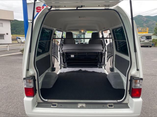 ボンゴバン ＧＬ　低床ハイルーフ　４ＡＴ　４ＷＤ　５人乗り　フルセグＴＶナビ　Ｂｌｕｅｔｏｏｔｈ　ＥＴＣ　前後同色バンパー　パワーウインド　フロアマット　荷室マット　両側スライドドア　積載量９００ｋｇ　禁煙車（22枚目）
