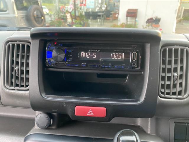 カロッツェリアのオーディオがついております。ＵＳＢで携帯も繋げます。