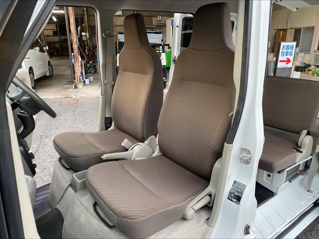 助手席シートもとても綺麗です。