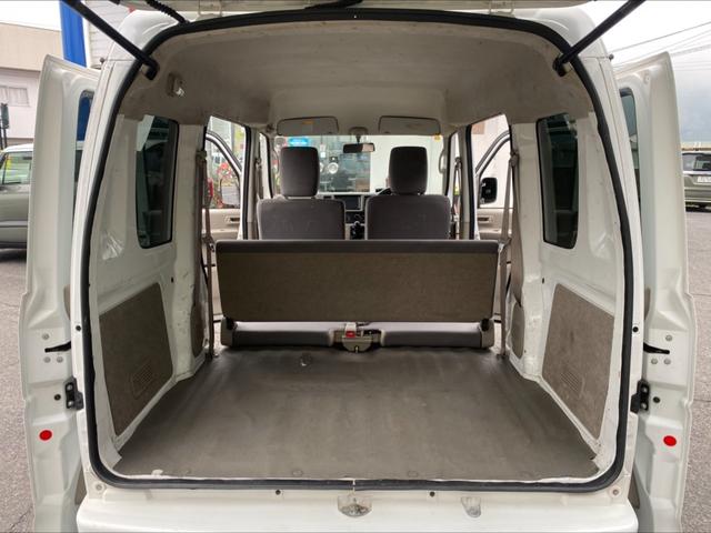 スクラム ＰＣ　４ＷＤ　５ＭＴ　ナビ　Ｂｌｕｅｔｏｏｔｈ　ＥＴＣ　パワーウインド　キーレス　フロントスピーカー　エアコン　パワステ　エアバック　ＡＢＳ　車検２年整備付（23枚目）