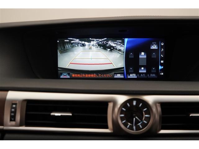 バックモニターがあれば車庫入れ時など、後ろが確認できて安心です。運転に自信がない方にはおすすめの装備です。ただし、バック時目視での確認も忘れずに。