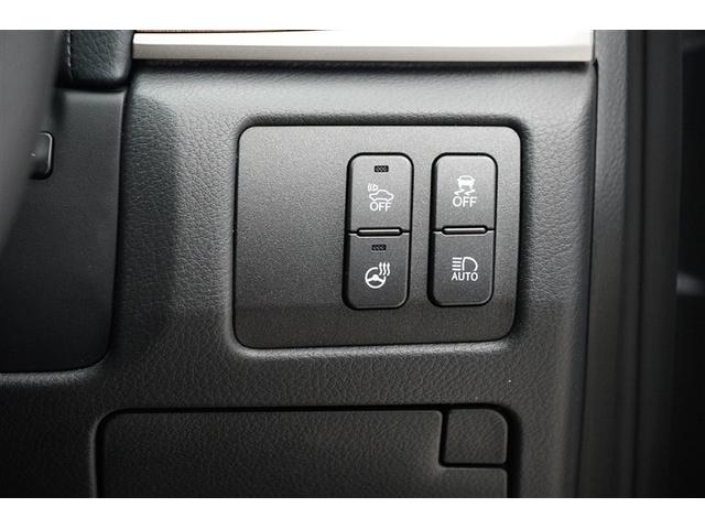 機能性溢れる運転席まわり。使いやすいスイッチ類の配置で運転中のストレスを軽減し楽しくドライブできますよ。