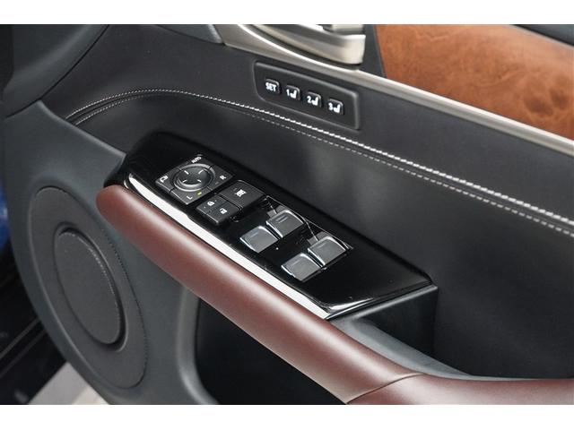 スイッチ一つで窓を開け閉めできるパワーウィンドウスイッチです。