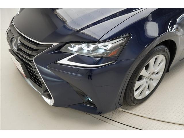 ＬＥＤヘッドライトですので夜間走行の視認性が向上します。また、長寿命・省エネ・点灯の速さ、などのメリットもあります。