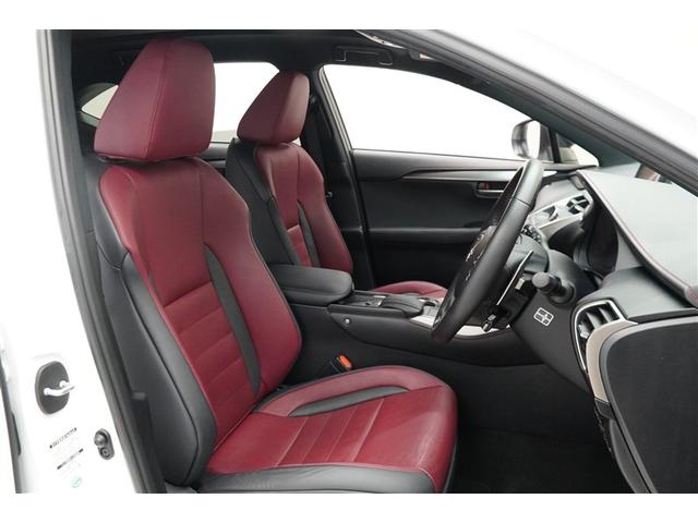 本革シートは高級感漂う見た目、水濡れへの耐久性に優れています。さらに静電気が発生しにくくほこりも目立ちにくいです。