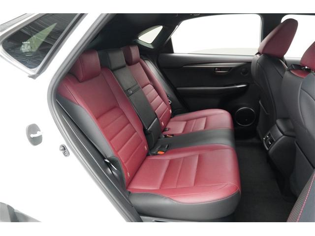 男女問わず座りやすいシートです。