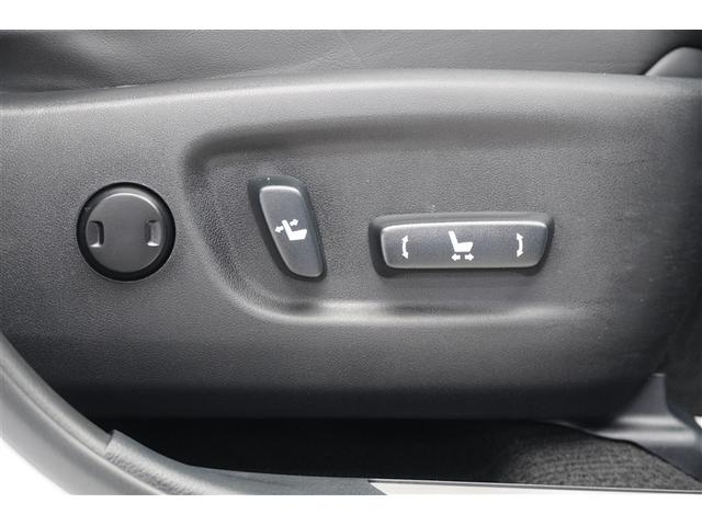 電動モーターで動くシートです。自分が調整したいと思う場所のスイッチを押している時間だけ動きます。