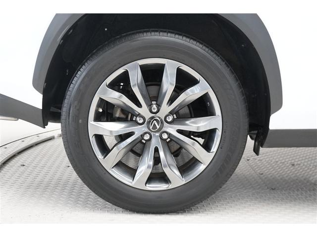 タイヤサイズ（２３５／５５Ｒ１８）です。