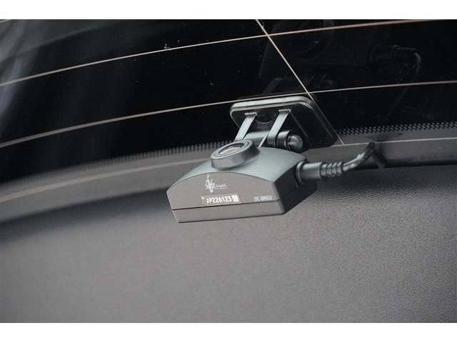 �h���C�u���R�[�_�[�͑O��ɑ������Ă��܂��B