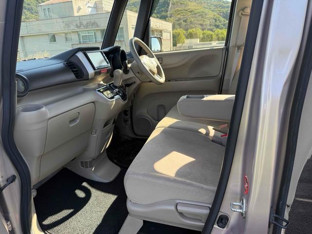 N-BOX G・Lパッケージ バックカメラ 両側スライド・片側電動 ナビ TV スマートキー アイドリングストップ 電動格納ミラー ベンチシート CVT 盗難防止システム ABS ESC CD DVD再生 USB(9枚目)