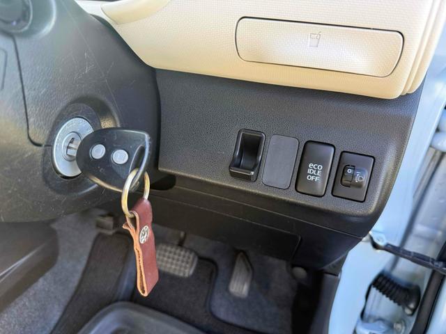 ミラココア ココアＬ　キーレスエントリー　アイドリングストップ　ベンチシート　ＣＶＴ　盗難防止システム　ＡＢＳ　ＣＤ　衝突安全ボディ　エアコン　パワーステアリング　パワーウィンドウ（5枚目）