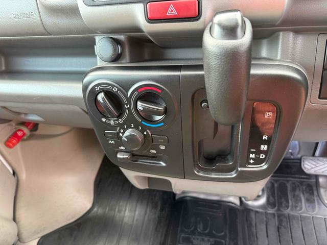 ＮＶ１００クリッパーバン 　ＴＶ　両側スライドドア　エアコン　運転席エアバッグ　助手席エアバッグ　ＣＤ　ＵＳＢ　ミュージックプレイヤー接続可　Ｂｌｕｅｔｏｏｔｈ（4枚目）