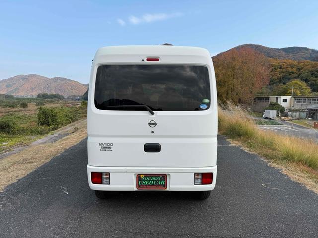 ＮＶ１００クリッパーバン 　ＴＶ　両側スライドドア　エアコン　運転席エアバッグ　助手席エアバッグ　ＣＤ　ＵＳＢ　ミュージックプレイヤー接続可　Ｂｌｕｅｔｏｏｔｈ（16枚目）