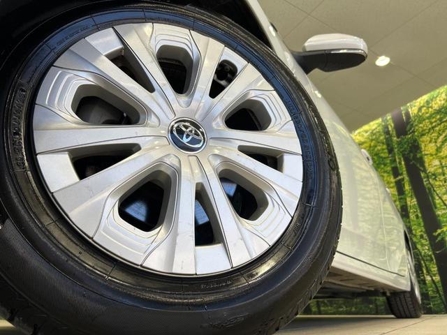 プリウス Ｓ　ナビ付８インチディスプレイオ　バックカメラ　セーフティセンス　レーダークルーズ　クリアランスソナー　禁煙車　スマートキー　ＬＥＤヘッド　ＥＴＣ　オートハイビーム　オートエアコン　純正１５インチアルミ（13枚目）