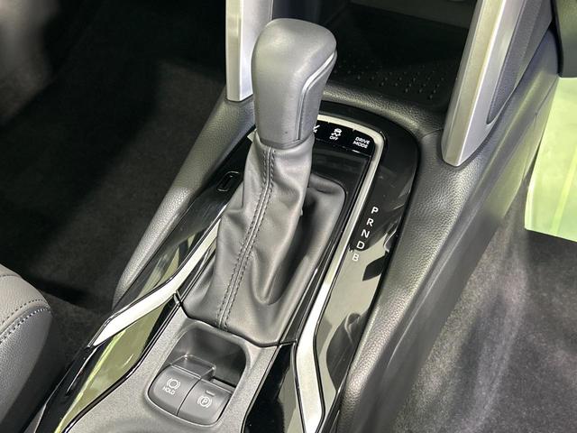 カローラクロス ハイブリッド　Ｚ　パノラマルーフ　１０．５インチディスプレイオーディオ　全周囲カメラ　セーフティセンス　禁煙車　シートヒーター　パワーシート　レンタアップ　ハーフレザーシート　クリアランスソナー　パワーバックドア（49枚目）