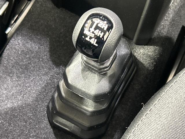 ジムニー XC 届出済未使用車 セーフティサポート シートヒーター クルコン LEDヘッド コーナーセンサー スマートキー 車線逸脱警報 オートライト オートエアコン 純正16インチアルミ(48枚目)