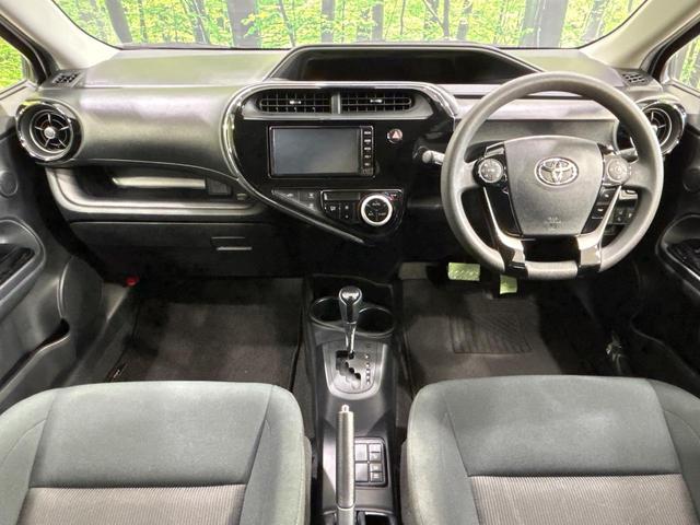 アクア Sスタイルブラック 禁煙車 純正SDナビ バックカメラ セーフティセンス ETC LEDヘッドライト オートマチックハイビーム オートライト 地デジ Bluetooth再生 スマートキー LEDフロントフォグライト(2枚目)