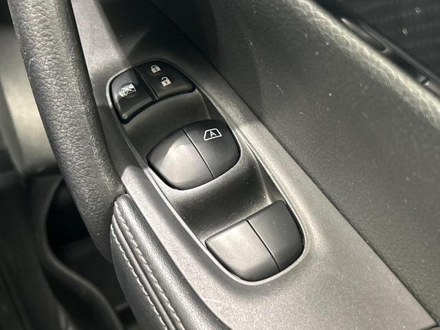 エクストレイル ２０Ｘ　純正ナビ　フリップダウンモニター　全周囲カメラ　エマージェンシーブレーキ　禁煙車　防水シート　パワーバックドア　ＥＴＣ　ＬＥＤヘッド　スマートキー　デジタルインナーミラー　オートライト（27枚目）