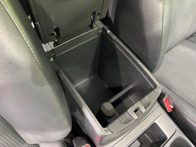 エクストレイル ２０Ｘ　純正ナビ　フリップダウンモニター　全周囲カメラ　エマージェンシーブレーキ　禁煙車　防水シート　パワーバックドア　ＥＴＣ　ＬＥＤヘッド　スマートキー　デジタルインナーミラー　オートライト（44枚目）