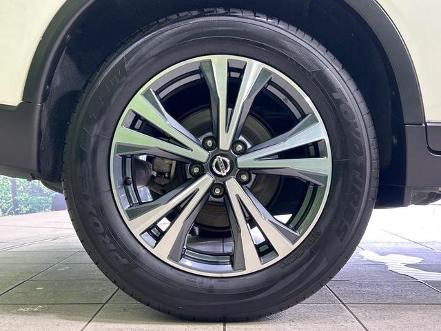 エクストレイル ２０Ｘ　純正ナビ　フリップダウンモニター　全周囲カメラ　エマージェンシーブレーキ　禁煙車　防水シート　パワーバックドア　ＥＴＣ　ＬＥＤヘッド　スマートキー　デジタルインナーミラー　オートライト（51枚目）