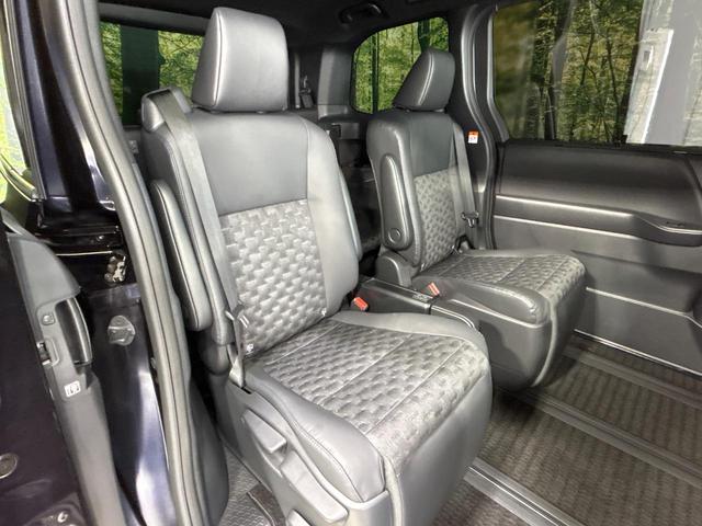 ヴォクシー S-Z 後席モニター 純正10.5型ナビ 快適利便PKG デジタルミラー ブラインドスポットモニター バックカメラ 3眼LEDランプ ヘッドアップディスプレイ シートヒーター ドラレコ ETC リアオートエア(8枚目)