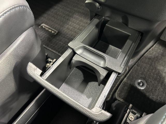 ヴォクシー S-Z 後席モニター 純正10.5型ナビ 快適利便PKG デジタルミラー ブラインドスポットモニター バックカメラ 3眼LEDランプ ヘッドアップディスプレイ シートヒーター ドラレコ ETC リアオートエア(56枚目)