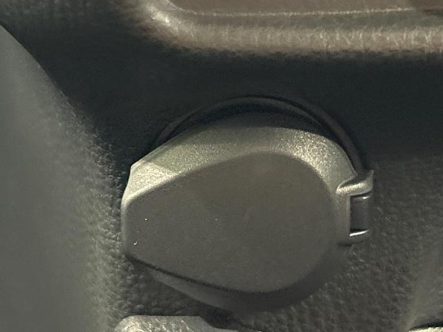 ヴォクシー S-Z 後席モニター 純正10.5型ナビ 快適利便PKG デジタルミラー ブラインドスポットモニター バックカメラ 3眼LEDランプ ヘッドアップディスプレイ シートヒーター ドラレコ ETC リアオートエア(58枚目)