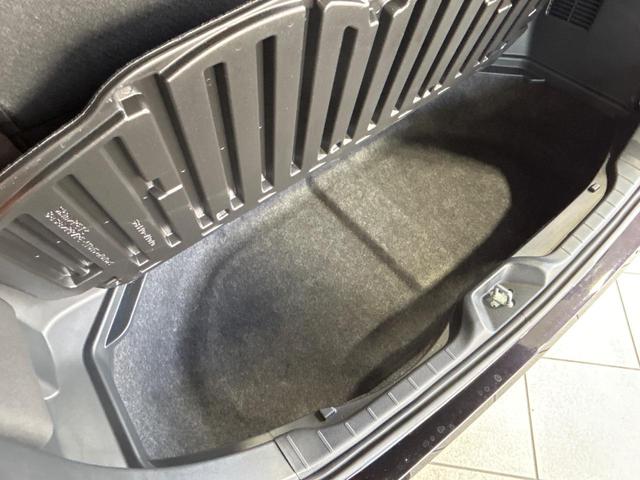 ヴォクシー S-Z 後席モニター 純正10.5型ナビ 快適利便PKG デジタルミラー ブラインドスポットモニター バックカメラ 3眼LEDランプ ヘッドアップディスプレイ シートヒーター ドラレコ ETC リアオートエア(67枚目)