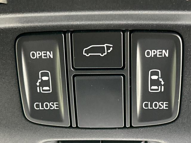 【両側パワースライドドア】スマートキーや運転席のスイッチで後席両側スライドドアの開閉が可能♪電動だから力を入れてドアを開ける必要が無く、小さなお子様でも簡単に開け閉めでき快適です♪