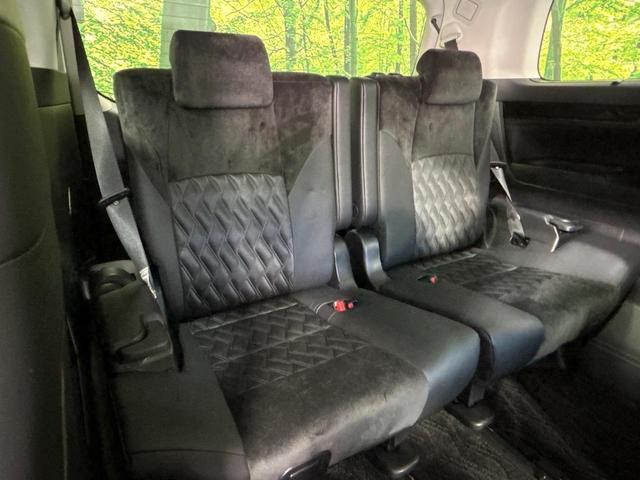 3列目シートはもちろん状態良好☆大人でもゆったりと座って頂けますので、大人数でのお出かけもラクラクです♪ご家族で、気の知れた仲間で、ドライブに行くのが楽しみですね♪