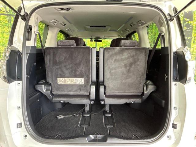 後席を格納すると、これだけの広さが!シーンに合わせたシートアレンジで、大きな荷物も積むことが出来ます♪