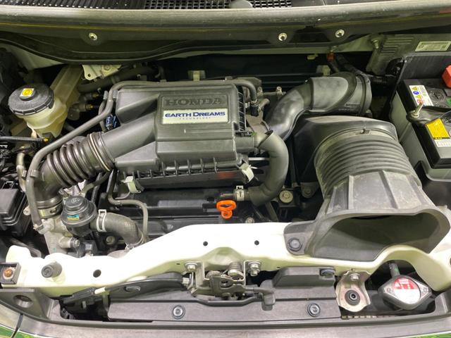 N-BOXカスタム G・ターボパッケージ ターボ 両側電動ドア 純正SDナビ バックカメラ スマートキー HIDヘッド ETC クルコン オートライト オートエアコン 純正15インチアルミ CD DVD再生 地デジ パドルシフト(18枚目)