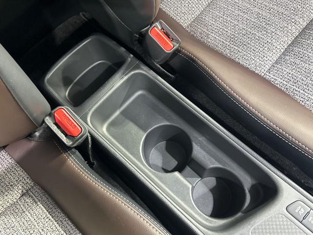 ヤリスクロス ハイブリッドZ メーカーディスプレイオーディオ 全周囲カメラ セーフティセンス 禁煙車 ブラインドスポットモニター パワーシート シートヒーター クリアランスソナー レーダークルーズコントロール ETC ドラレコ(53枚目)