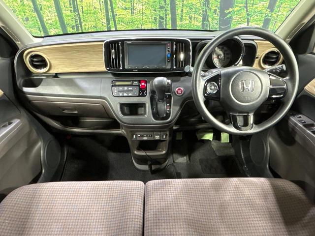 N-ONE G SSブラウンスタイルパッケージ 純正ナビ スマートシティブレーキ 禁煙車 シートヒーター バックカメラ Bluetooth CD/DVD再生 ETC HIDランプ スマートキー オートライト ベンチシート アームレスト(2枚目)