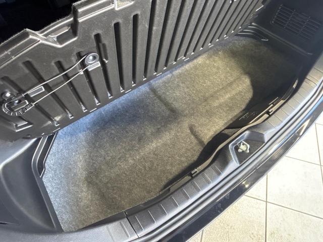 ヴォクシー ZS 煌II 後席モニター 純正10型ナビ 両側電動ドア リアオートエアコン 純正16インチアルミ 禁煙車 セーフティセンス ドラレコ コーナーセンサー スマートキー LEDヘッド ビルトインETC クルコン(61枚目)