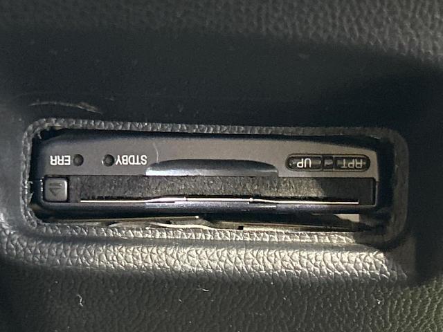 フィット 13G・Fパッケージ SDナビ バックカメラ?シティブレーキアクティブシステム 禁煙車 前後ドライブレコーダー スマートキー ETC Bluetooth再生 CD/DVD再生 フルセグ ステアリングスイッチ(7枚目)