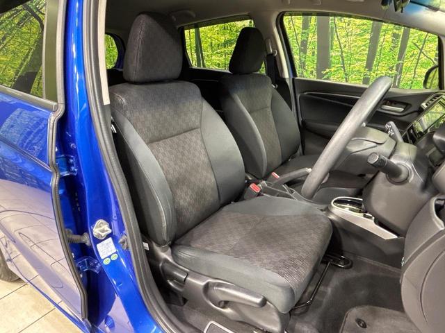 フィット 13G・Fパッケージ SDナビ バックカメラ?シティブレーキアクティブシステム 禁煙車 前後ドライブレコーダー スマートキー ETC Bluetooth再生 CD/DVD再生 フルセグ ステアリングスイッチ(8枚目)