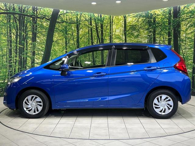 フィット 13G・Fパッケージ SDナビ バックカメラ?シティブレーキアクティブシステム 禁煙車 前後ドライブレコーダー スマートキー ETC Bluetooth再生 CD/DVD再生 フルセグ ステアリングスイッチ(25枚目)