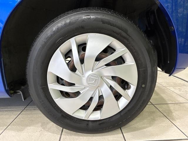 フィット 13G・Fパッケージ SDナビ バックカメラ?シティブレーキアクティブシステム 禁煙車 前後ドライブレコーダー スマートキー ETC Bluetooth再生 CD/DVD再生 フルセグ ステアリングスイッチ(28枚目)