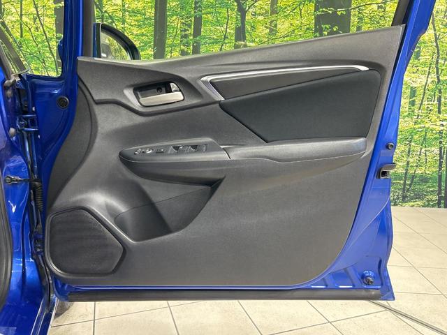 フィット 13G・Fパッケージ SDナビ バックカメラ?シティブレーキアクティブシステム 禁煙車 前後ドライブレコーダー スマートキー ETC Bluetooth再生 CD/DVD再生 フルセグ ステアリングスイッチ(38枚目)