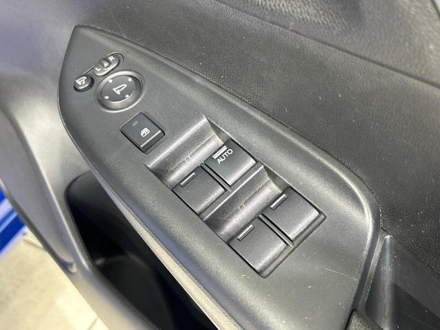 フィット 13G・Fパッケージ SDナビ バックカメラ?シティブレーキアクティブシステム 禁煙車 前後ドライブレコーダー スマートキー ETC Bluetooth再生 CD/DVD再生 フルセグ ステアリングスイッチ(39枚目)