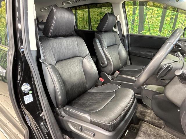 オデッセイ アブソルート・Xホンダセンシング フリップダウンモニター 両側電動ドア 純正8インチSDナビ バックカメラ レーダークルーズ 禁煙車 ハーフレザーシート パワーシート LEDヘッド ビルトインETC 車線逸脱警報 オートライト(7枚目)