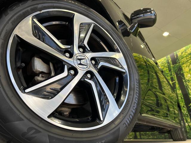 オデッセイ アブソルート・Xホンダセンシング フリップダウンモニター 両側電動ドア 純正8インチSDナビ バックカメラ レーダークルーズ 禁煙車 ハーフレザーシート パワーシート LEDヘッド ビルトインETC 車線逸脱警報 オートライト(12枚目)