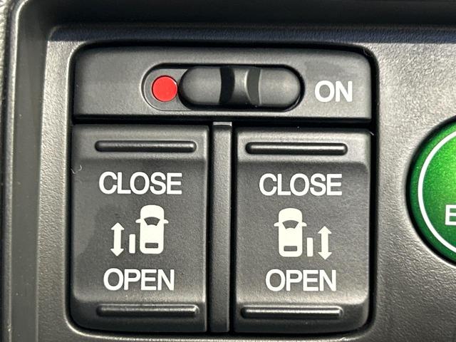 オデッセイ アブソルート・Xホンダセンシング フリップダウンモニター 両側電動ドア 純正8インチSDナビ バックカメラ レーダークルーズ 禁煙車 ハーフレザーシート パワーシート LEDヘッド ビルトインETC 車線逸脱警報 オートライト(21枚目)
