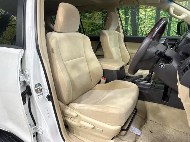 運転席シート廻りは使用感も少なく、良好な状態となっています。丁寧に使われていたことがよくわかりますね。