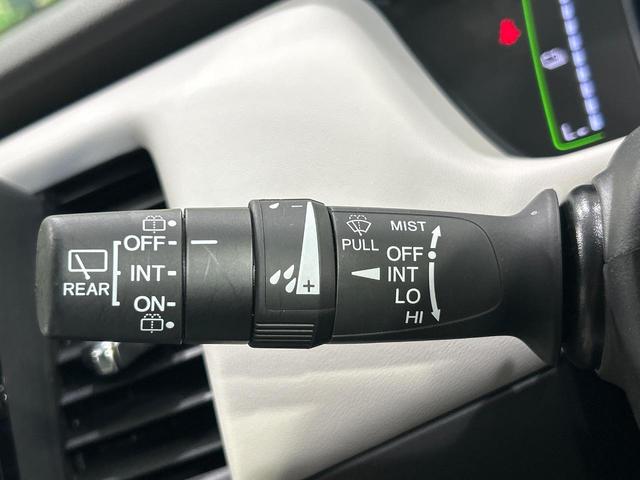 フィット ｅ：ＨＥＶホーム　ＳＤナビ　バックカメラ　ホンダセンシング　レーダークルーズ　禁煙車　ハーフレザーシート　コーナーセンサー　レーンキープ　スマートキー　ＬＥＤヘッド　ＥＴＣ　オートブレーキホールド　オートライト（40枚目）