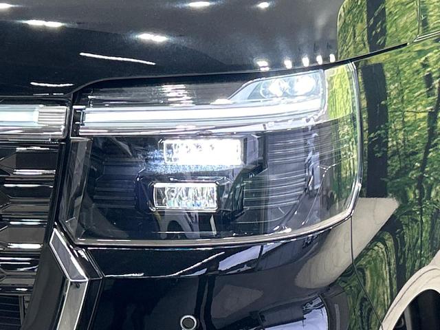 【ＬＥＤヘッドライト】悪天候や夜間走行時も良好な視界を確保し安心して運転できる高輝度ＬＥＤヘッドライトを装備！点灯速度が早く、消費電力も抑えられています。