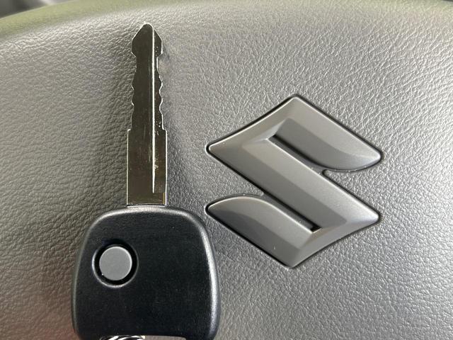 エブリイ ＰＡリミテッド　セーフティーサポート　禁煙車　コーナーセンサー　車線逸脱警報　オートライト　リモコンキー　ＵＳＢ電源ソケット　アイドリングストップ　キーレスキー　ヘッドライトレベライザー（6枚目）