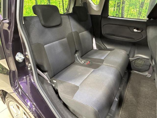 後部座席も気になるようなキズ・汚れやへたり等、大きなダメージはなく、良好な状態です。